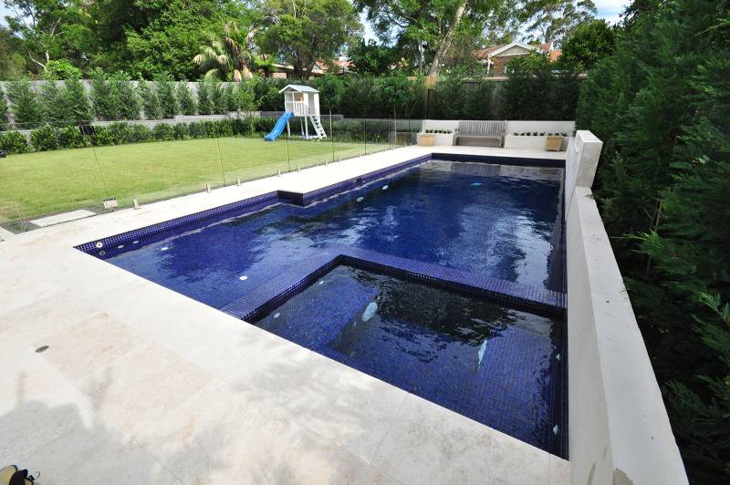 Mosaïque pour piscine bleu cassis en stock